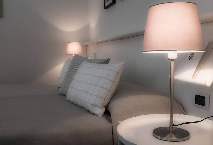 غرفة قياسية, Golf Hotel Castelconturbia