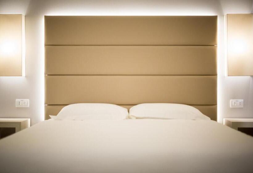 수피리어 룸, Aqa Palace