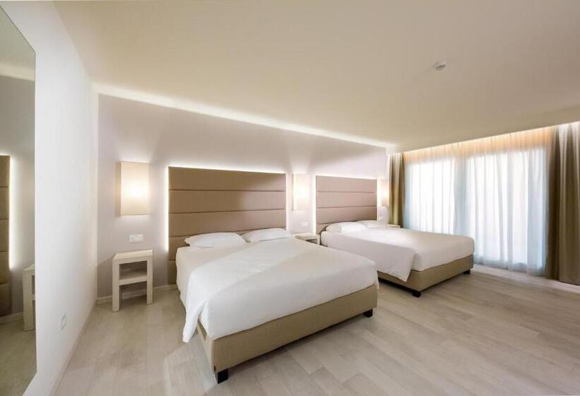 패밀리 룸, Aqa Palace