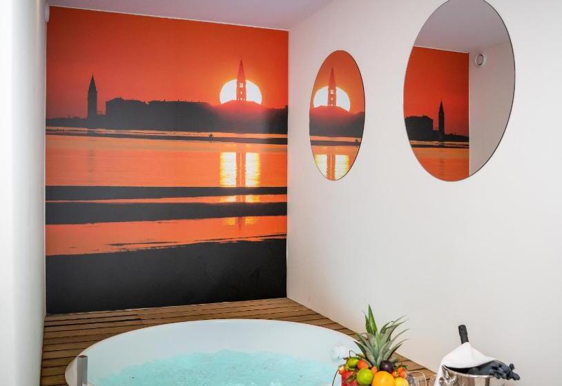 주니어 스위트, Aqa Palace