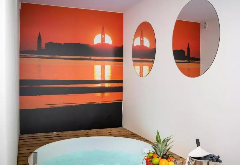 Junior Suite, Aqa Palace