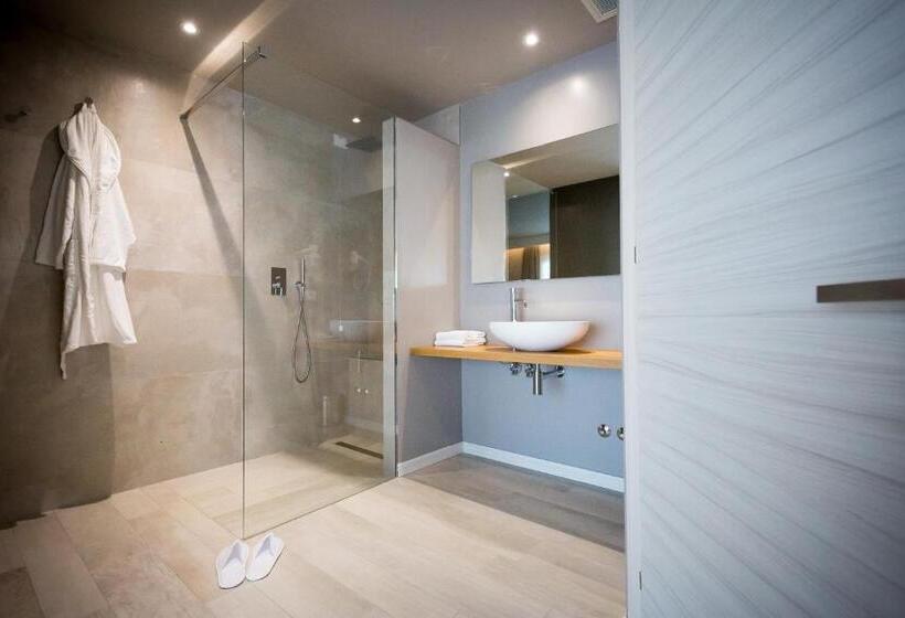 월풀욕조 주니어 스위트, Aqa Palace