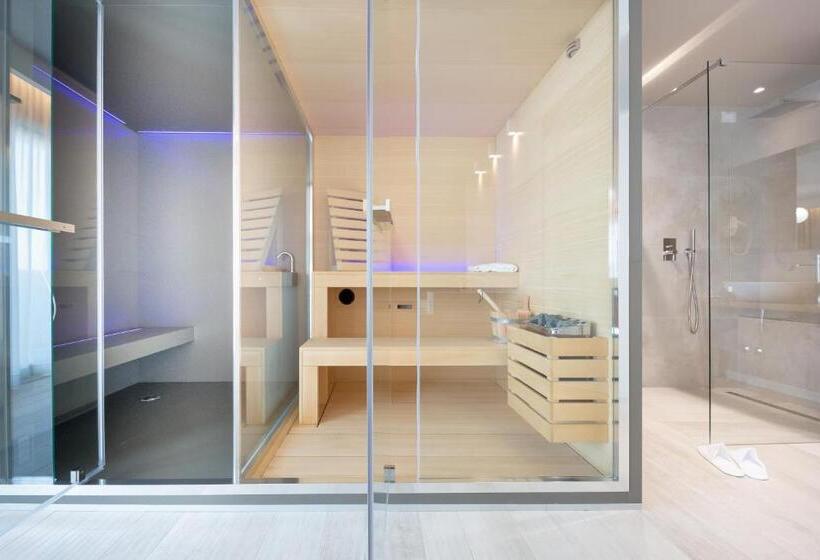 월풀욕조 주니어 스위트, Aqa Palace