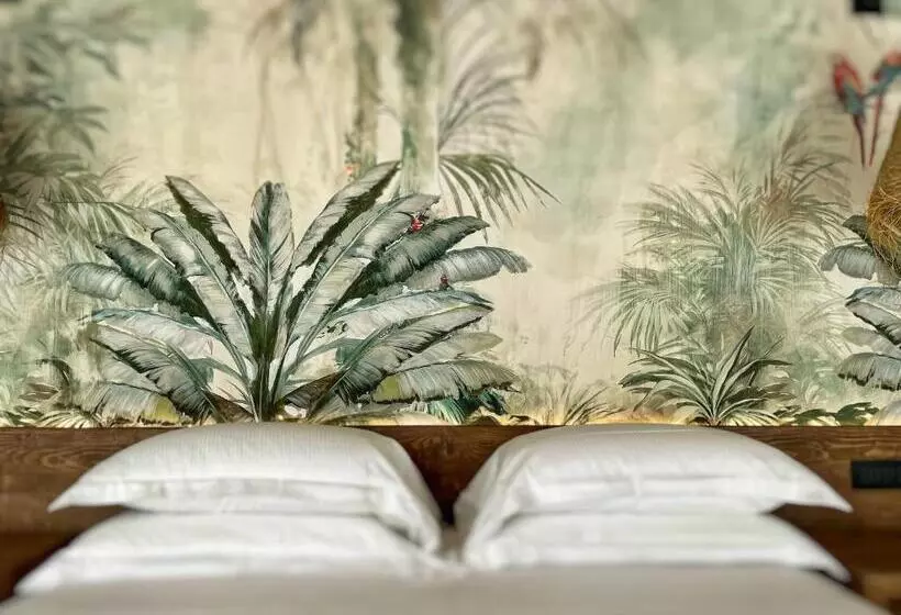 Suite, Aqa Palace