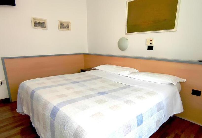 スタンダードルーム, Birilli B&b