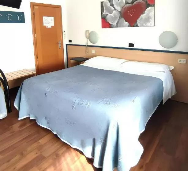 اتاق استاندارد چهار تخته, Birilli B&b