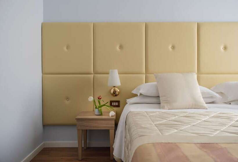 חדר סטנדרט לשלושה, Boutique Hotel Re Enzo