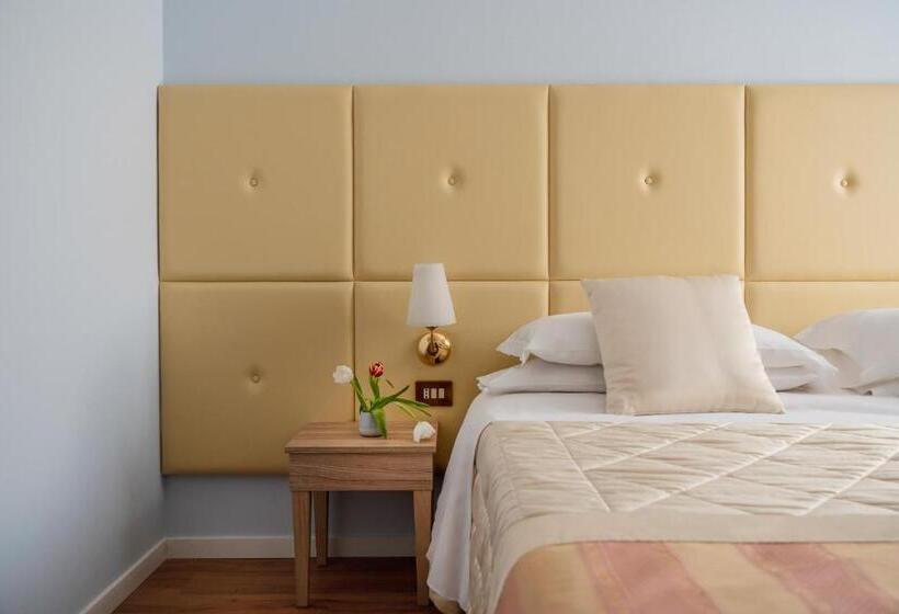 חדר סטנדרט לשלושה, Boutique Hotel Re Enzo