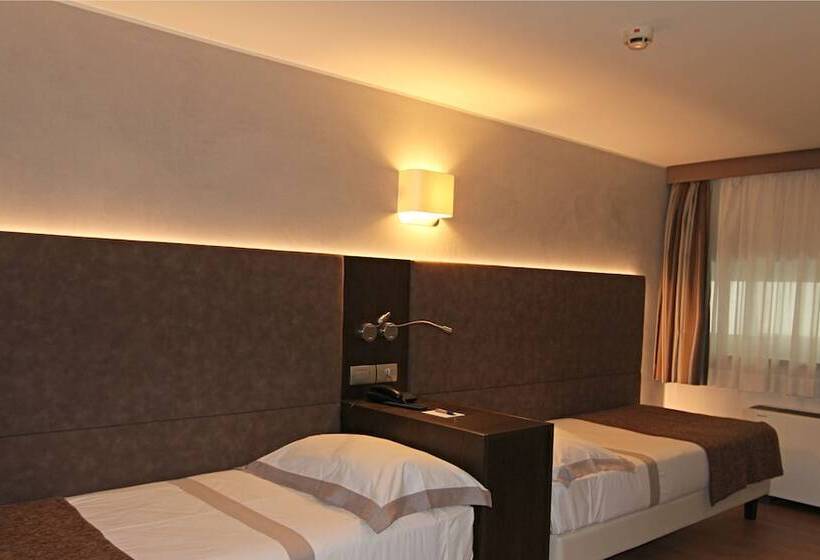 四人标准间, Como