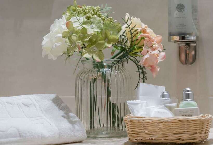 Семейный Номер Вид на Сад, Dei Pini