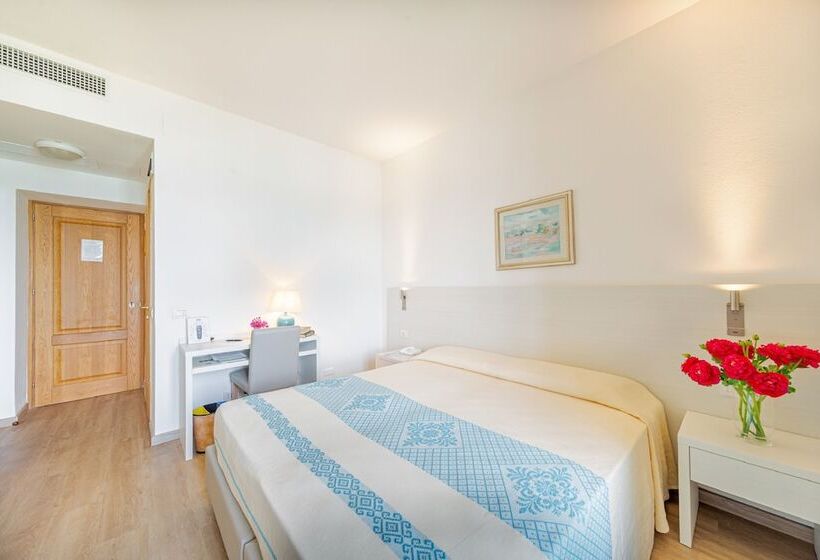 Семейный Номер Вид на Море, Dei Pini