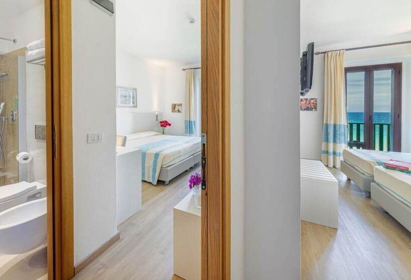 Семейный Номер Вид на Море, Dei Pini