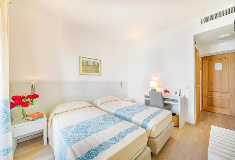 Quarto standard vista mar com balcao, Dei Pini