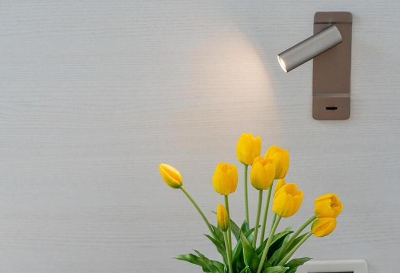 Трехместный Номер Стандарт с Балконом, Dei Pini