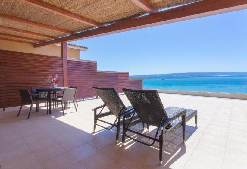 Полулюкс Вид на Море, Dei Pini