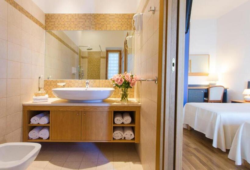 Люкс Вид на Море, Dei Pini