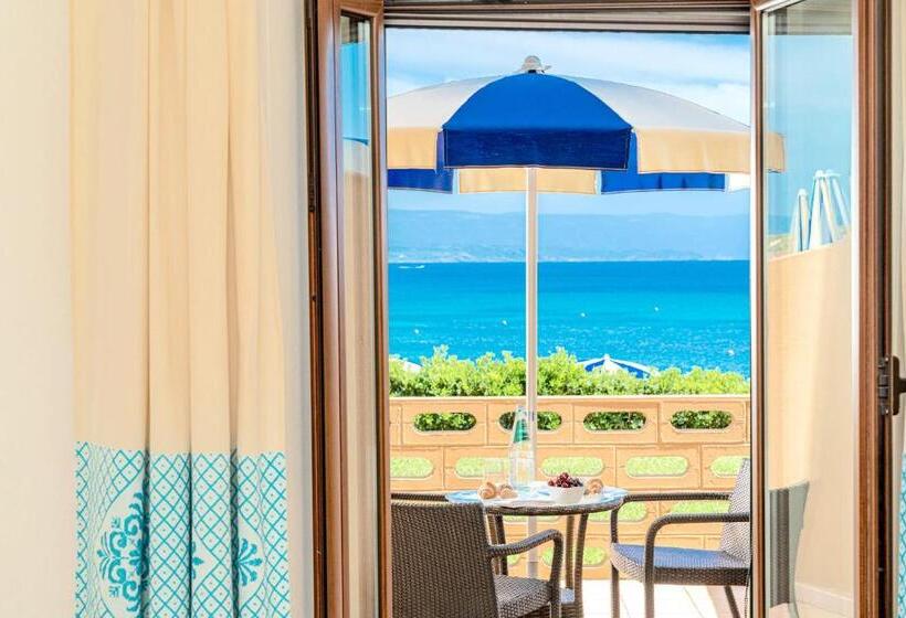 Трехместный Superior Вид на Море, Dei Pini