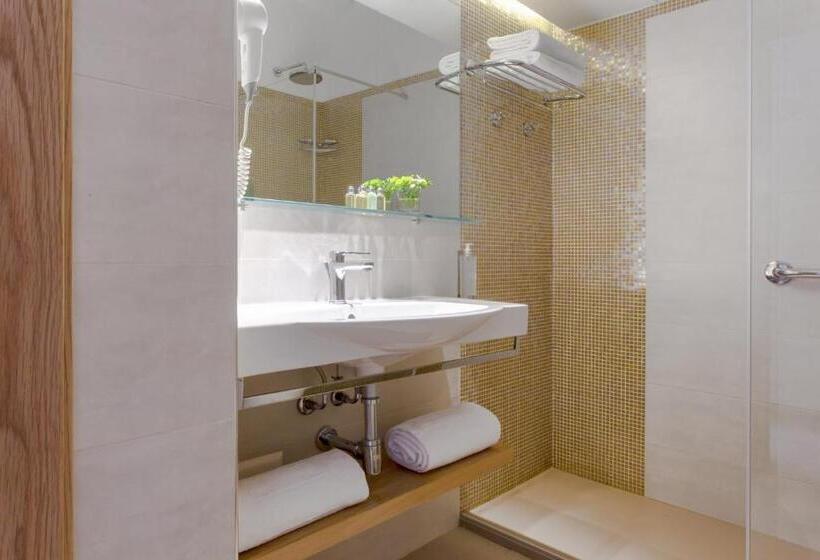 Семейный Номер Вид на Море, Dei Pini