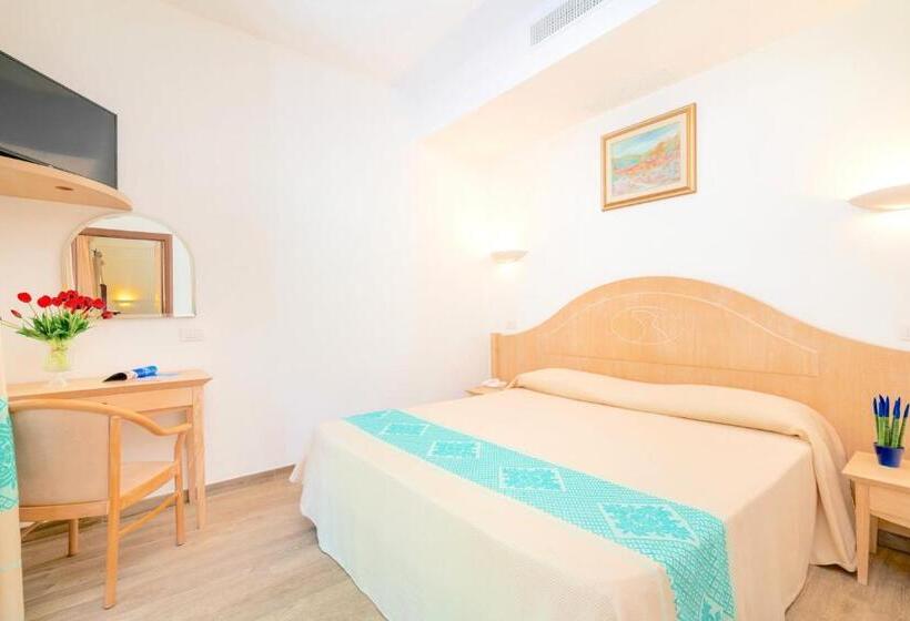 Полулюкс Вид на Сад, Dei Pini