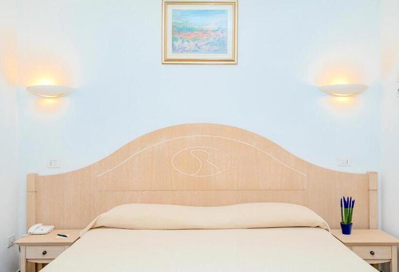 Полулюкс Вид на Сад, Dei Pini