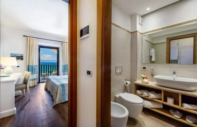 Quarto Triplo Standart Vista Mar, Dei Pini