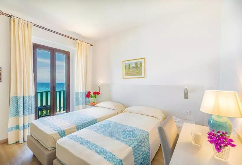 Quarto standard vista mar com balcao, Dei Pini