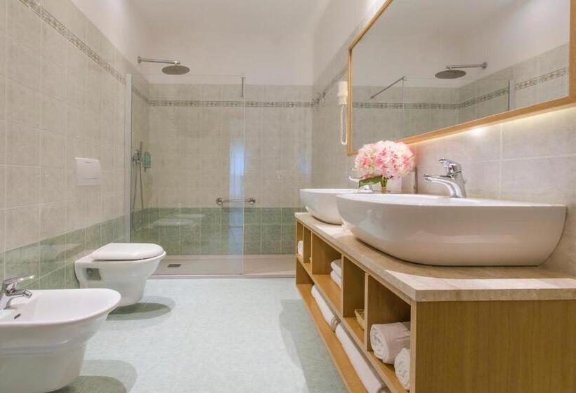 Люкс Вид на Море, Dei Pini