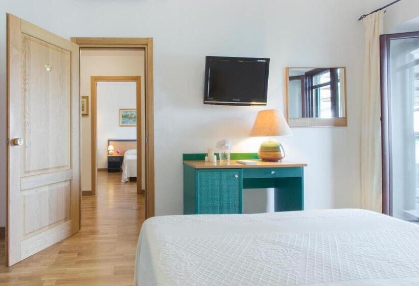 Люкс Вид на Море, Dei Pini