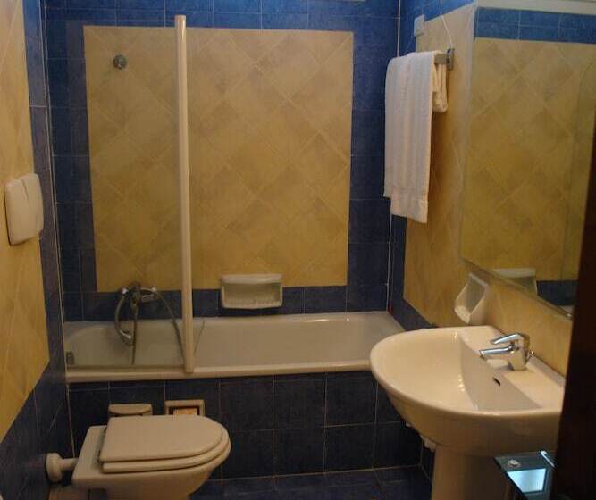 标准三人间, Della Baia