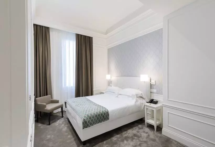 اتاق راحتی, Grand Hotel Palace