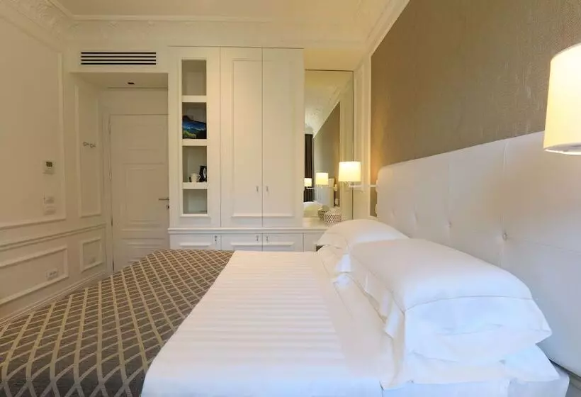 اتاق راحتی, Grand Hotel Palace
