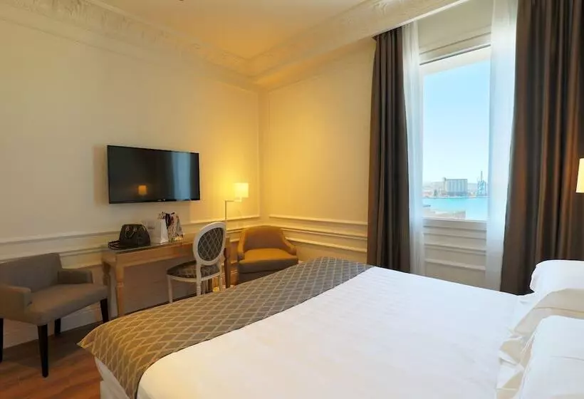 اتاق راحتی, Grand Hotel Palace
