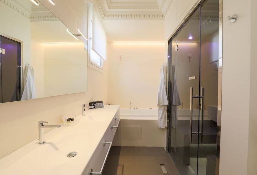 سوییت جونیور, Grand Hotel Palace