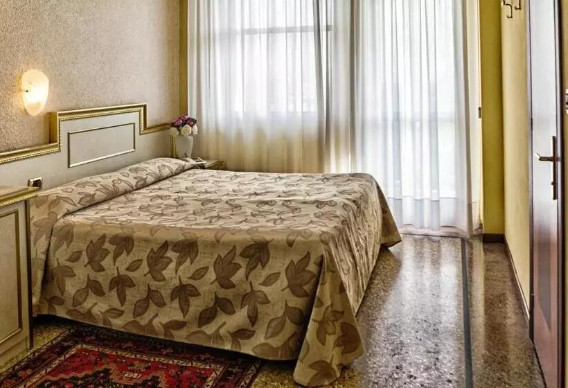 スタンダードシングルルーム, Internazionale Terme