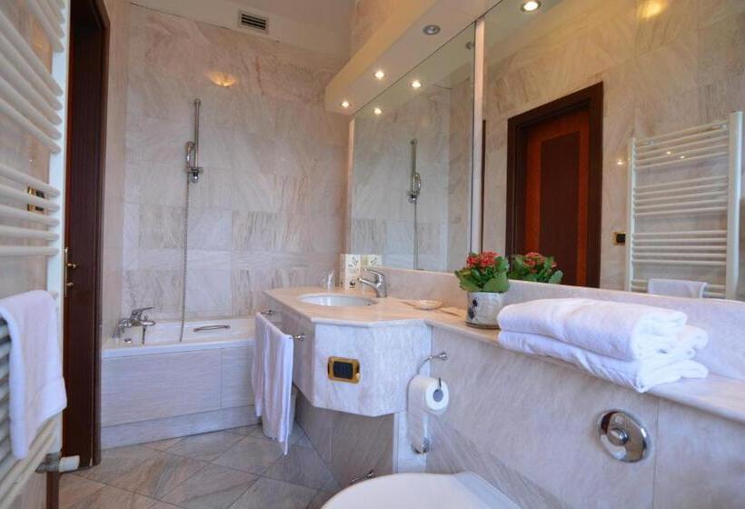 غرفة كلاسيكية مع بلكونة, Internazionale Terme