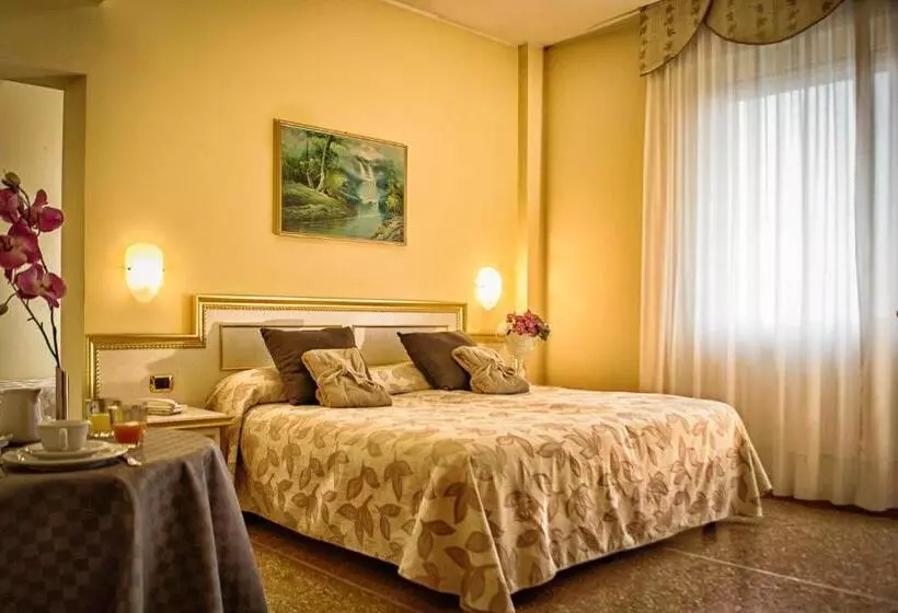 Classic room with balcony, Internazionale Terme
