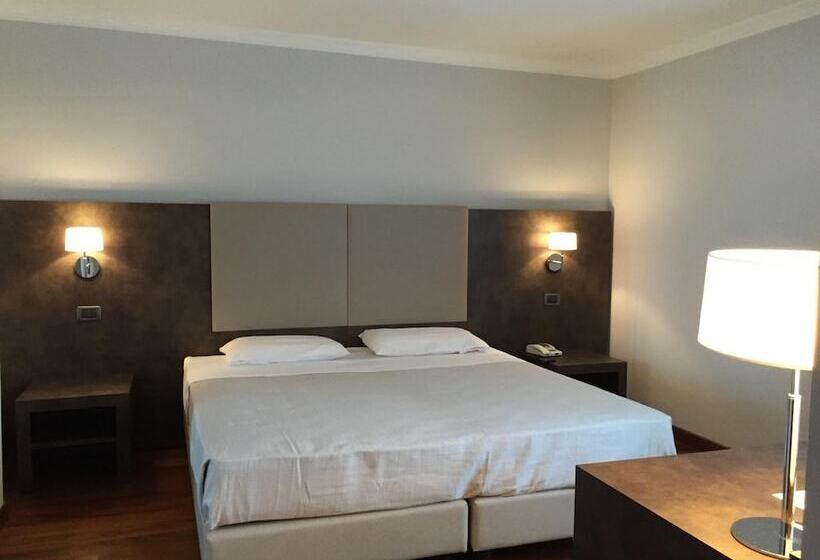 غرفة سوبيريور, Jet