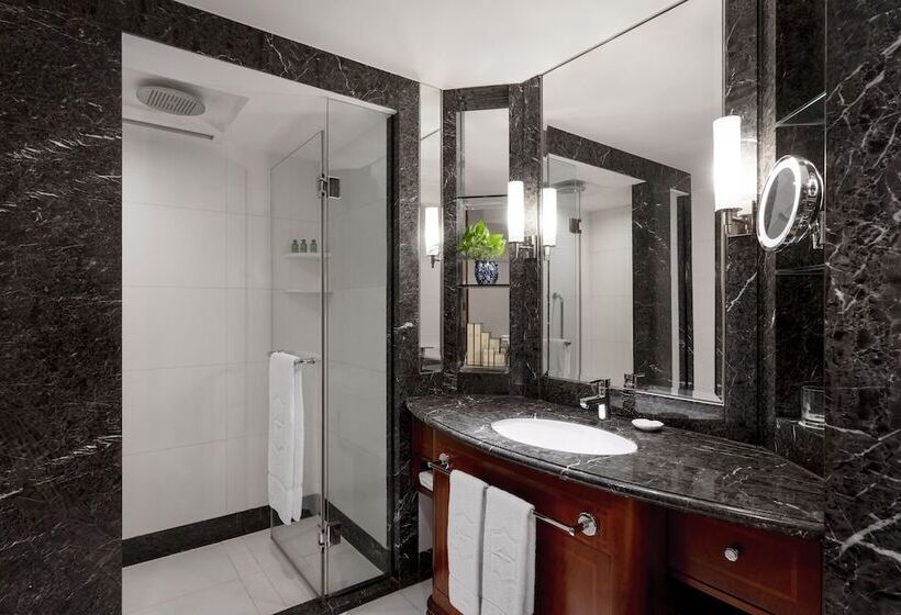 اتاق لوکس با چشم‌انداز, Kowloon Shangrila, Hong Kong