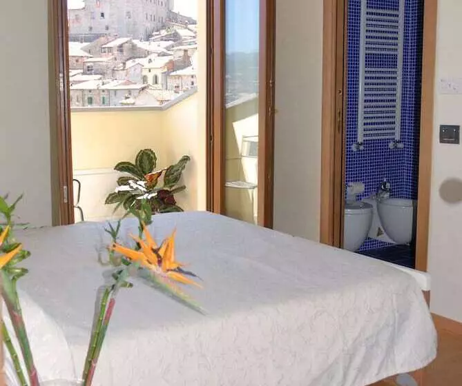 اتاق استاندارد چهار تخته, La Meridiana
