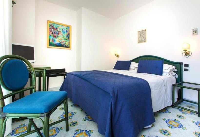 Номер Стандарт, La Vega