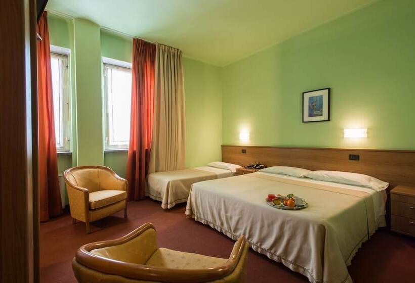 اتاق استاندارد سه نفره, Lux