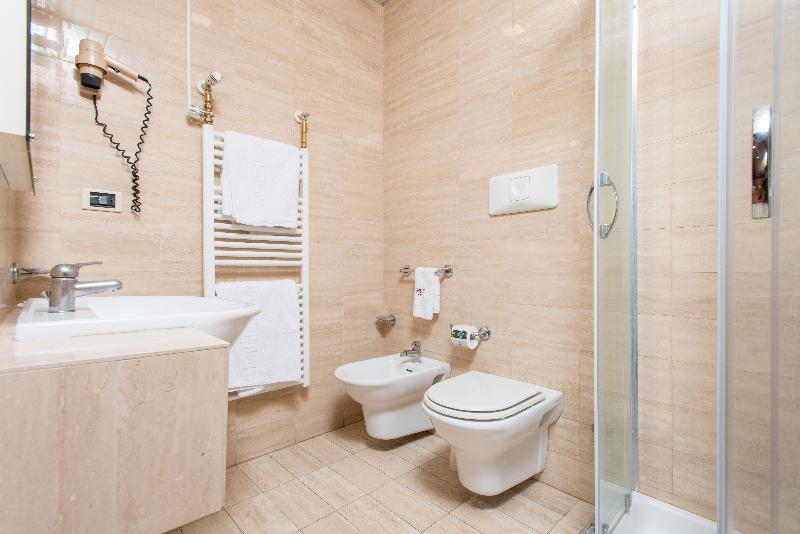 غرفة قياسية ثلاثية, San Francesco