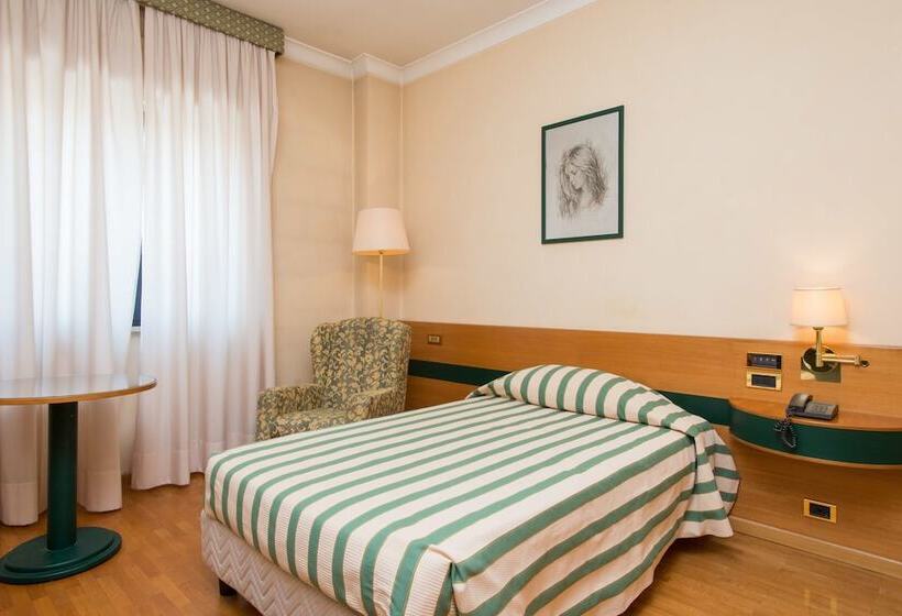 غرفة قياسية فردية, San Francesco