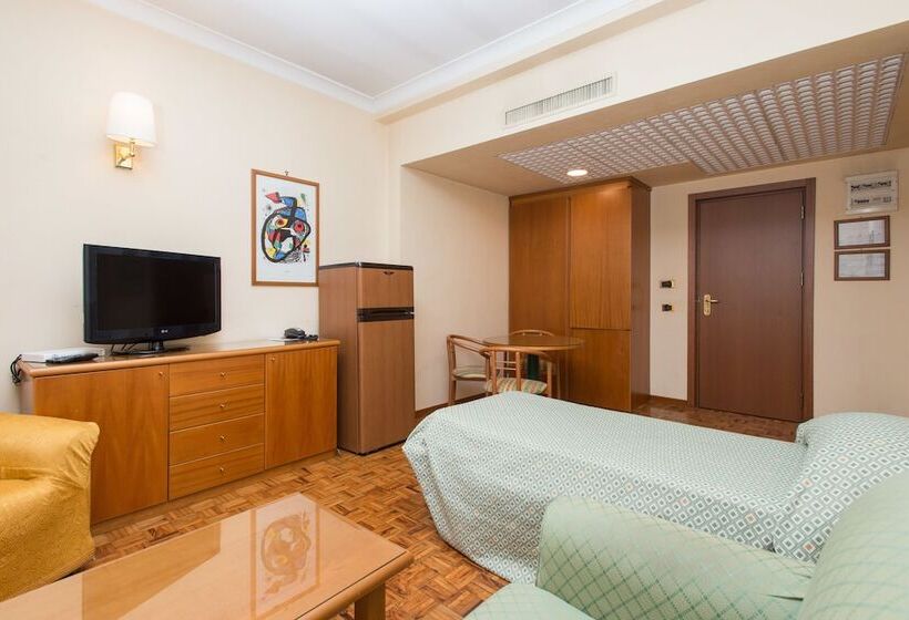 غرفة قياسية ثلاثية, San Francesco