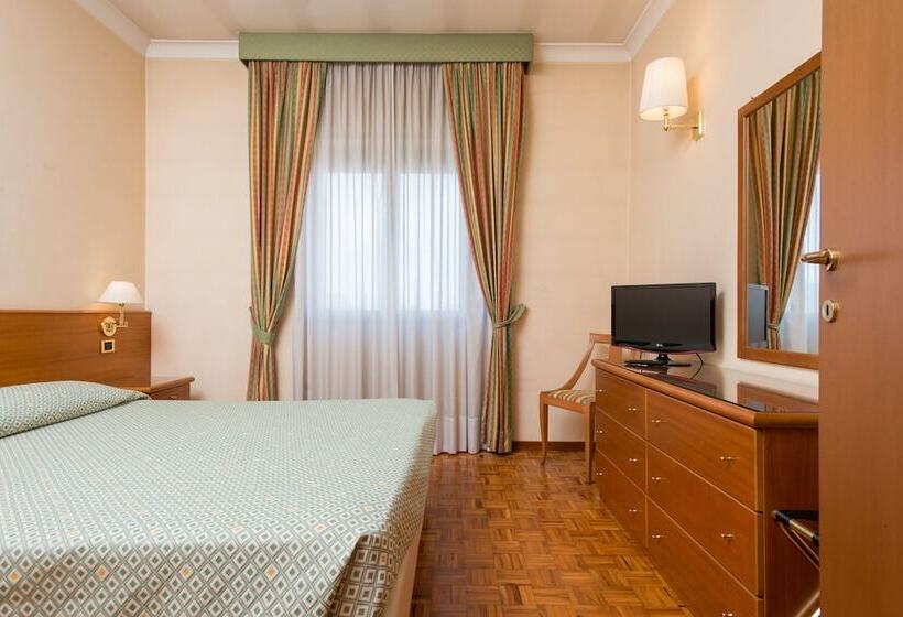 غرفة عائلية, San Francesco