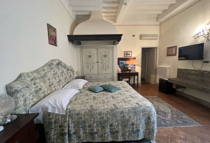 주니어 스위트, San Michele