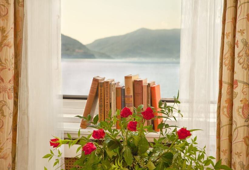 Standard Værelse Søudsigt, Tamaro