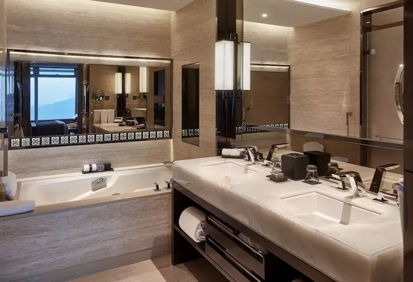 デラックスルーム, The Ritz Carlton Hong Kong