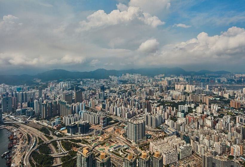 اتاق لوکس با چشم‌انداز دریا, The Ritz Carlton Hong Kong