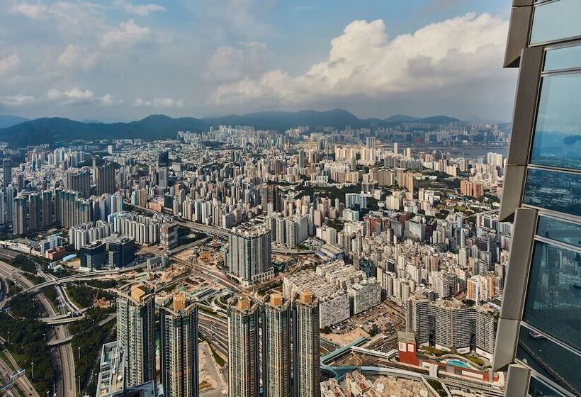 اتاق لوکس با چشم‌انداز دریا, The Ritz Carlton Hong Kong